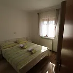 Berber Проживание в семье Babici